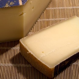 Cheese from the \"Black lake region\" ( Fribourg), fruity