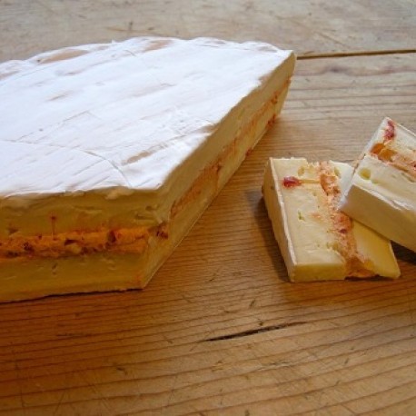 Brie fourré au piments d'espelette