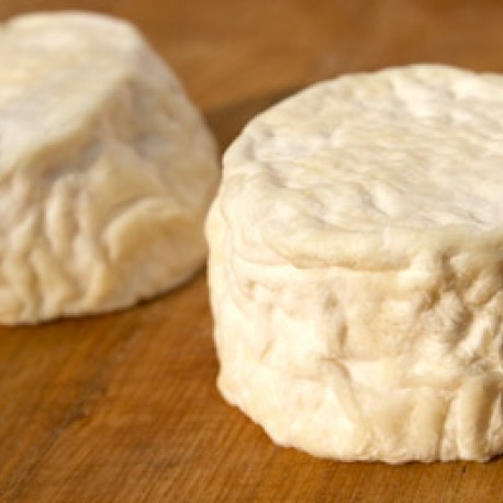 Refined goat milk cheese from Grangeneuve